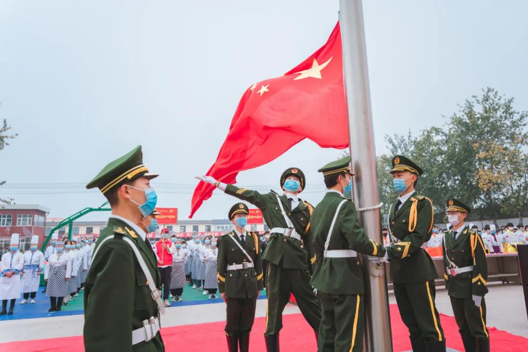 有榮譽，有儀式，新的一周繼續(xù)朝著希望與夢想奔跑吧！