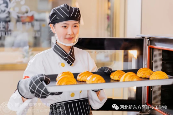 女生學(xué)什么技術(shù)好？女生初中生學(xué)西點