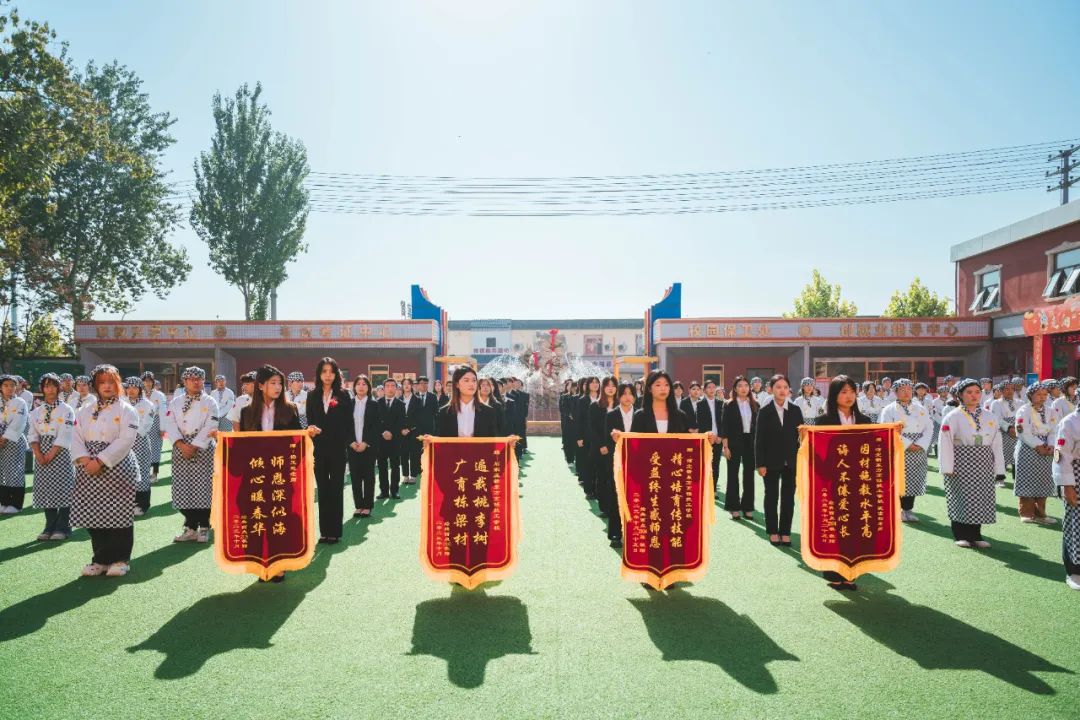 【畢業(yè)歡送會(huì)】鮮衣怒馬少年時(shí)，不負(fù)韶華行且知！