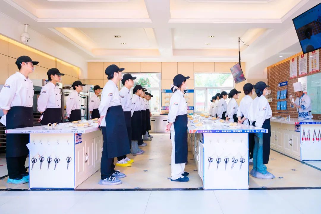 62476c9f8570642e2a85154c6d510f35.jpg 62476c9f8570642e2a85154c6d510f35.jpg