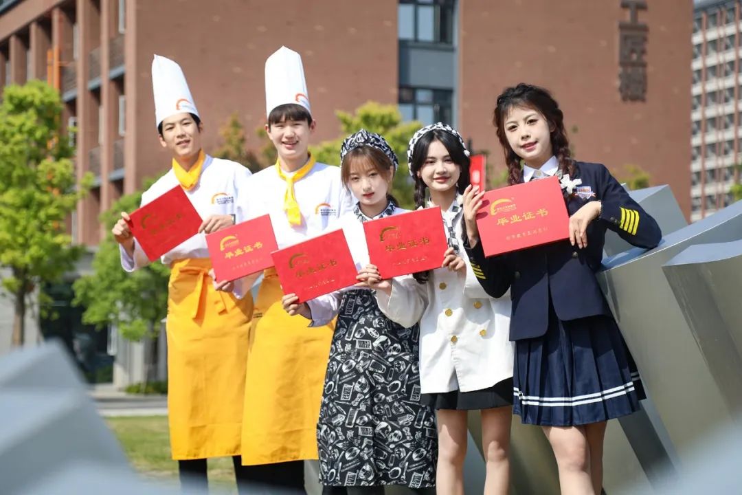 志愿填報(bào)落榜、滑檔了？河北新東方助力你重啟夢想航程！