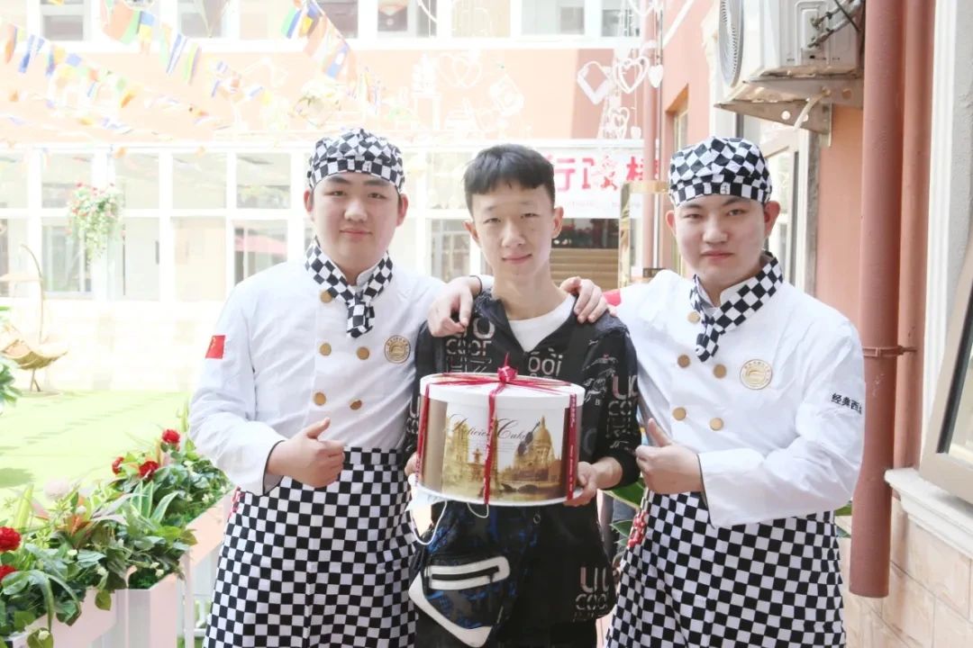 b4accba9da8a149046fae31854275e49.jpg b4accba9da8a149046fae31854275e49.jpg