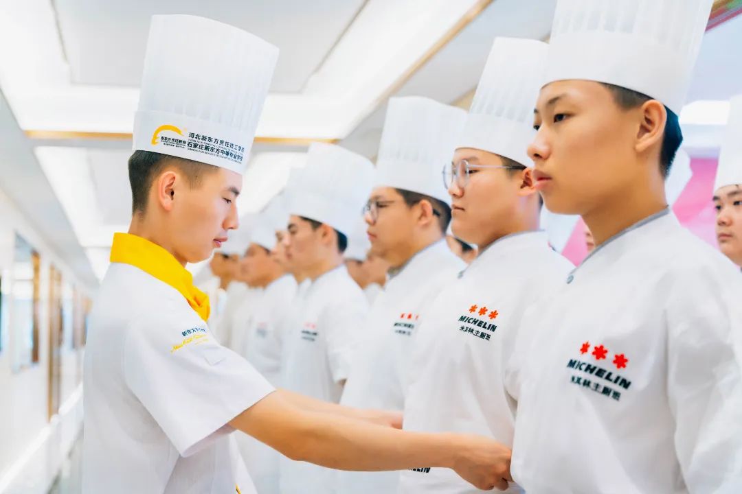 石家莊新東方中等專(zhuān)業(yè)學(xué)校中餐專(zhuān)業(yè)：烹飪夢(mèng)想啟航，職業(yè)規(guī)劃照亮未來(lái)