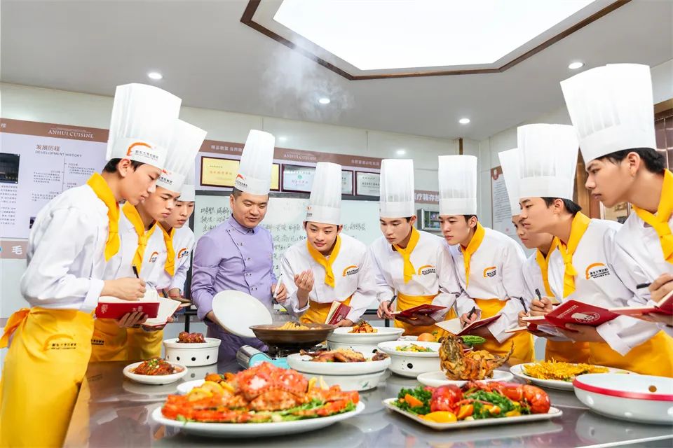 免費(fèi)短視頻教程那么多，為什么偏偏要花錢學(xué)？