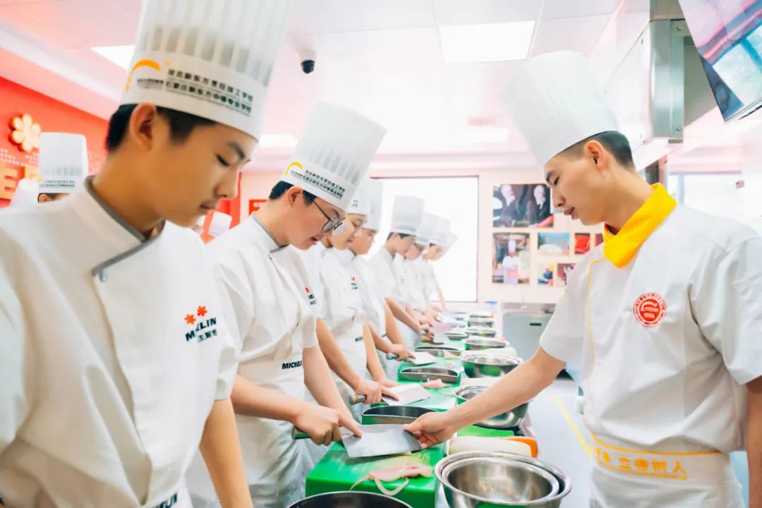 烹飪實(shí)訓(xùn)課堂實(shí)景
