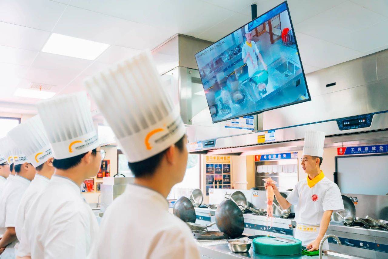 初中生零基礎(chǔ)學(xué)廚師真的可以嗎？學(xué)廚師多大年齡可以，學(xué)廚師要多長時(shí)間？