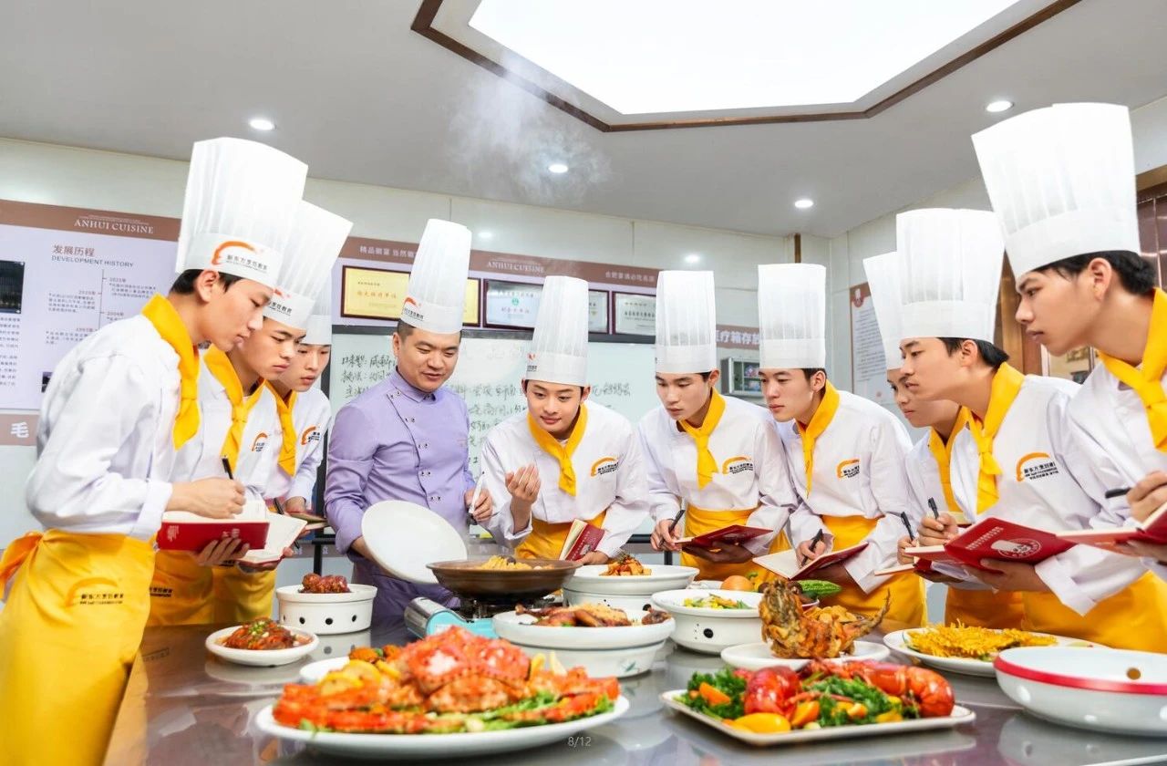 致為擇校而焦慮的家長：學(xué)烹飪不是“退路”，而是“新賽道”！