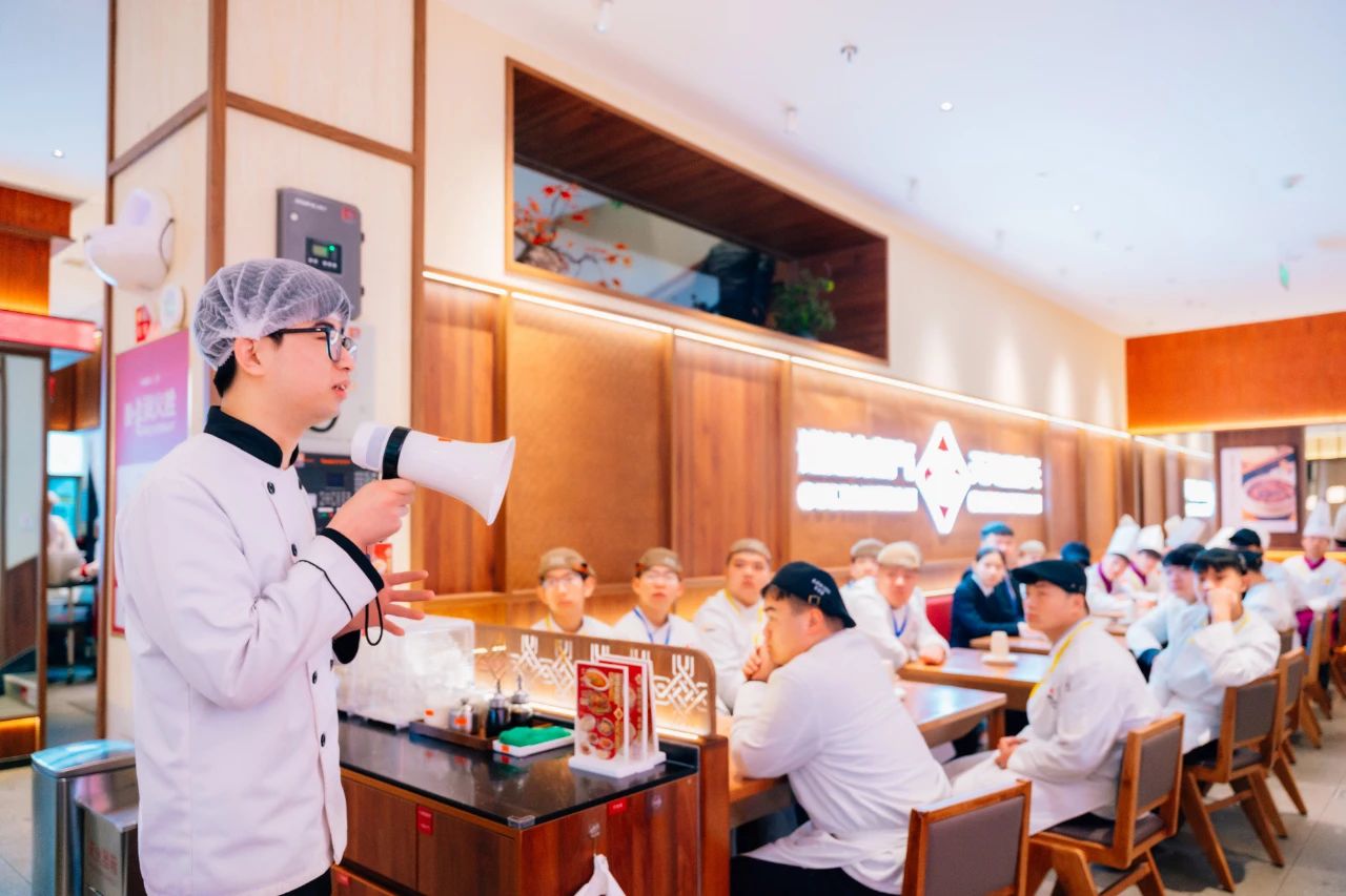 河北新東方烹飪技工學(xué)校：七月大師云集，共鑄烹飪教育輝煌篇章