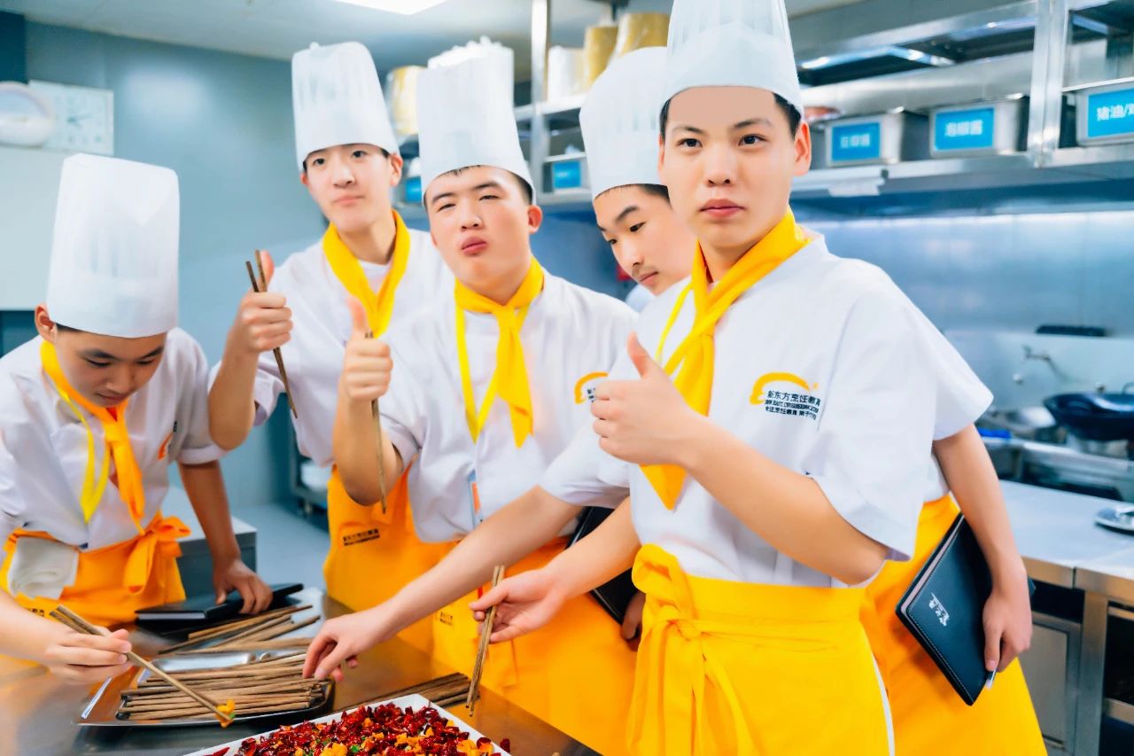 初高中生厭學(xué)/輟學(xué)怎么辦？來(lái)河北新東方，實(shí)操上課不枯燥