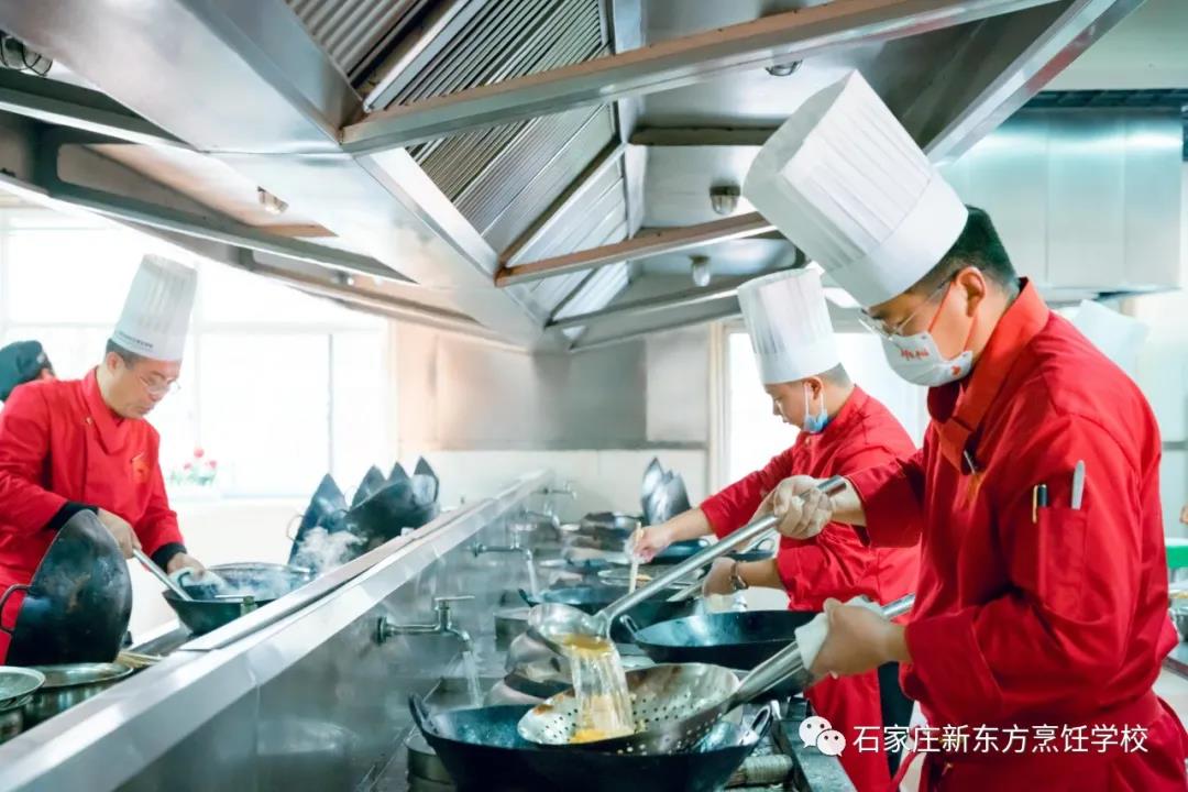 鑄技能之舟 揚發(fā)展之帆丨教師技能大比武看河北新東方師者風(fēng)范！